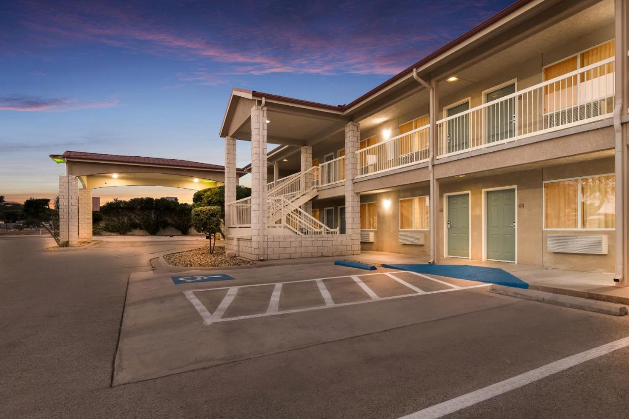 Quality Inn Sonora Luaran gambar